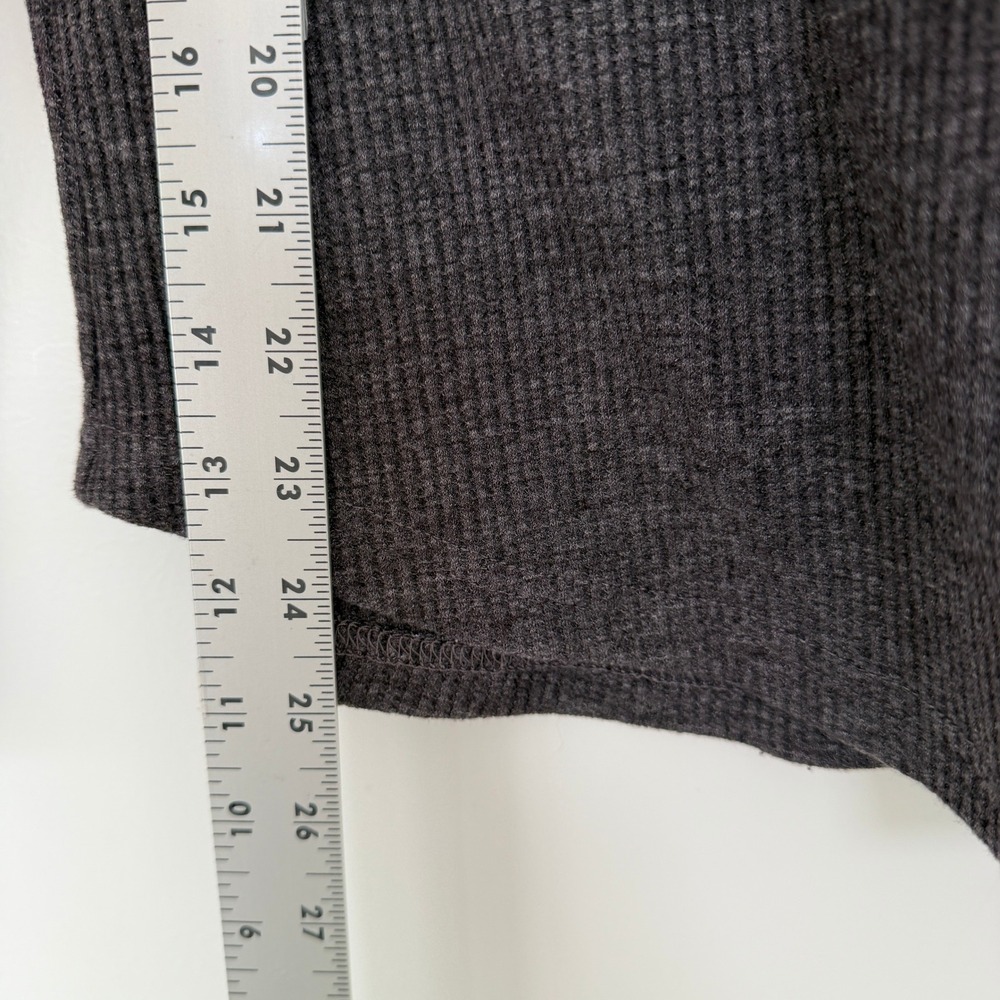 Natural Life Womens Charcoal Grey Waffle Knit Thermal Striped Sleeve Top Medium - Picture 9 of 9